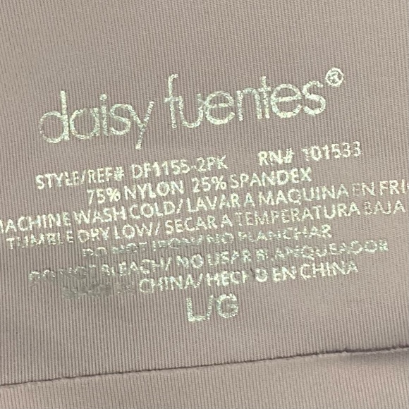 Daisy Fuentes women pink seamless bralette. Size L. Used. - Picture 5 of 5